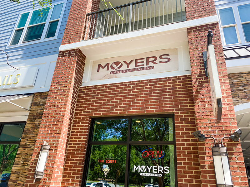 Lunch at Moyers Lakeside Eatery | Mooresville, NC (LangTree Lake Norman)