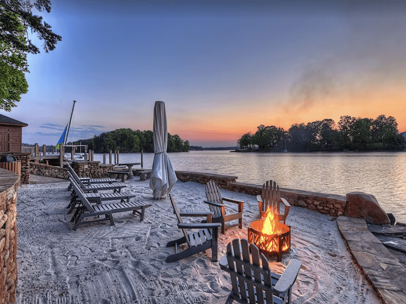 21 Amazing Lake Norman Vacation Rentals for 2023