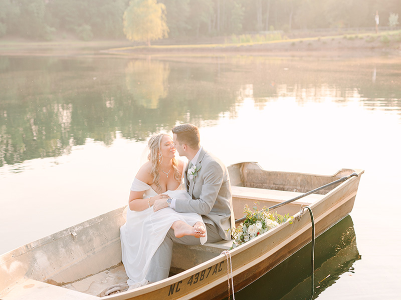 Splendor Pond bride and groom