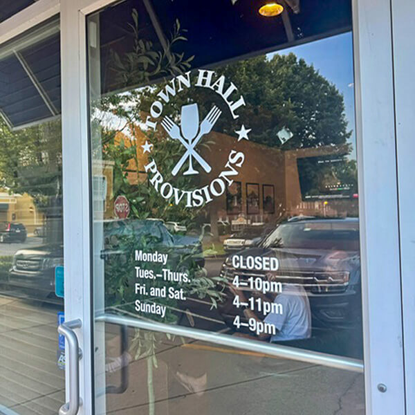 Town Hall Provisions - Cornelius, NC Bar<br />

