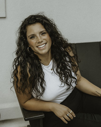 Stefania Earnhardt