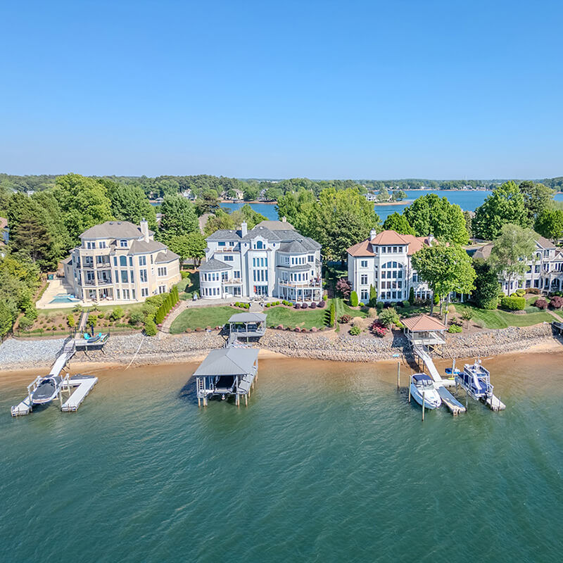 Luxury waterfront homes for sale on Lake Norman North Carolina